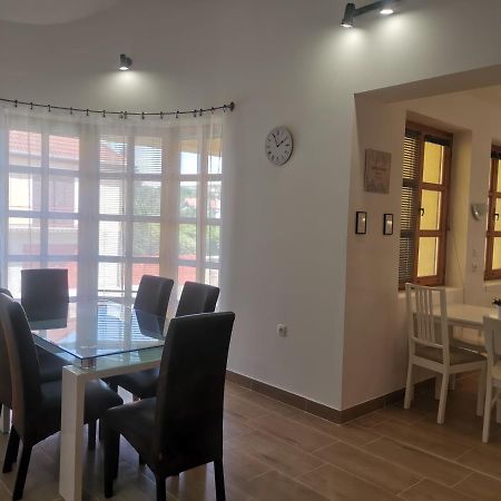 Hella Vendeghaz Hotel Eger Ngoại thất bức ảnh